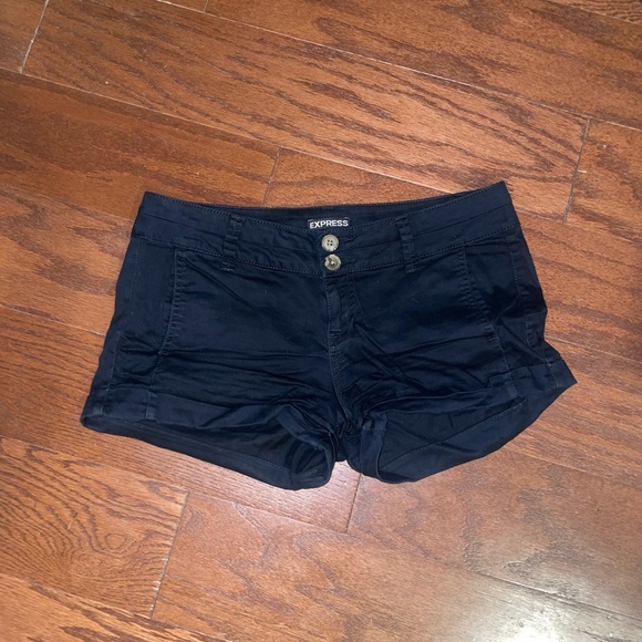 Express black cuffed short shorts - Picture 2 of 4